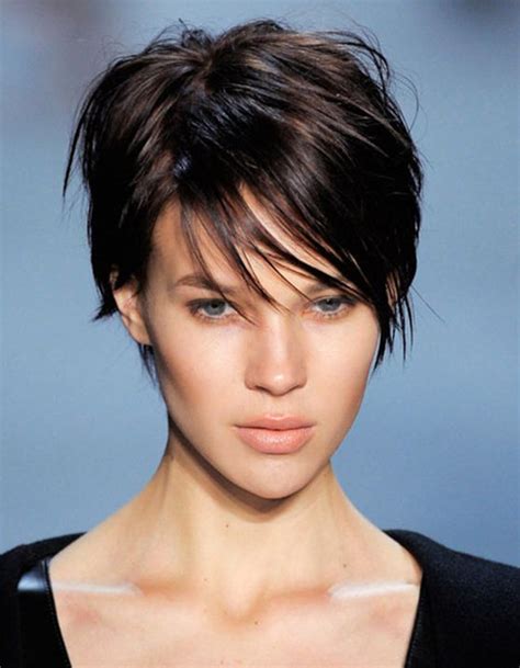 model de coupe de cheveux court pour femme